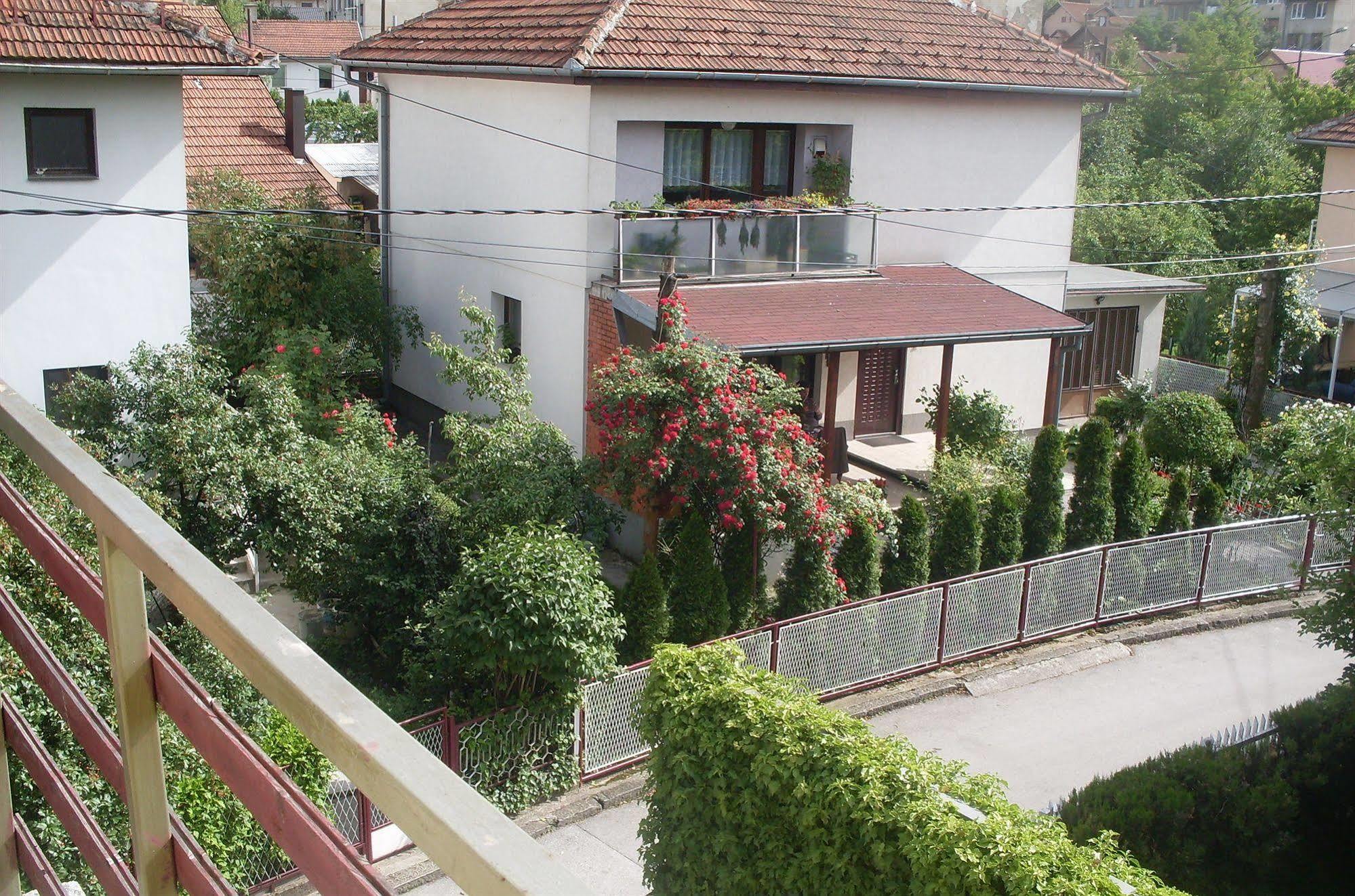 Hostel Gonzo Sarajevo Exterior foto